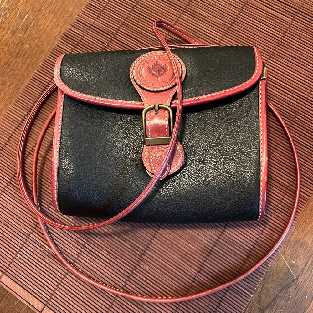 Vintage Delane Vancouver Canada crossbody bag in a good vintage condition